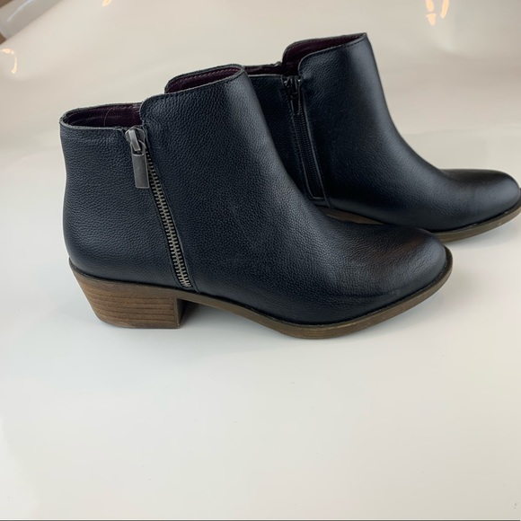 Kensie Shoes - NWOT- Kensie Ghitn Womens Black Boots Size  7 1/2